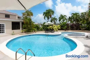 Luxe Retreat With Private Pool Near Beach - The June 3 bedroom - Image 2