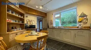 Seagulls Porthcothan Bay Cottage - Image 3