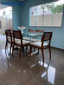 Casa com 3 quartos - 10 hóspedes - Image 2