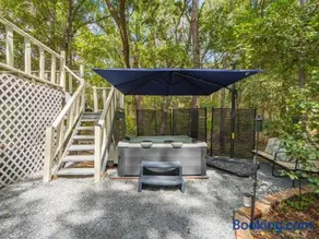 Satilla Woods Cabin & Hot Tub - Image 1
