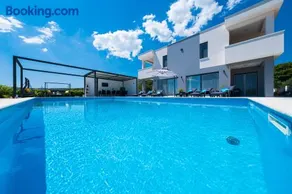 Villa Sky - Heating Pool - Image 3
