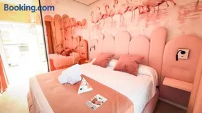 On Pink Motel - Image 3