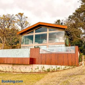 Chalet nas Nuvens with Infinity Pool - Image 4