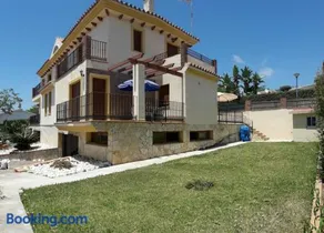 Precioso chalet con mar a 50 metros. - Image 1