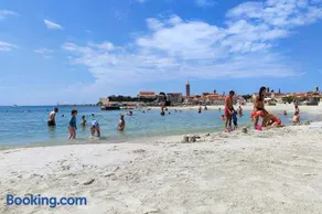 Apartments with swimming pool Banjol, Rab - 11382 - Image 3