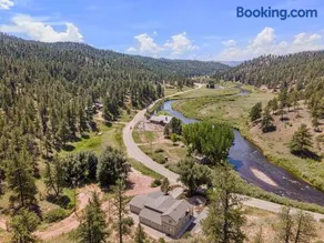 Welcome! 4 bedroom (6 bed) 3 bath River House - Image 1