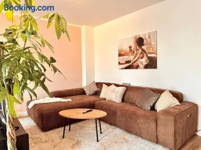 Designer-Apartment mit Balkon und Kaffeebar, Elbnah - Image 3