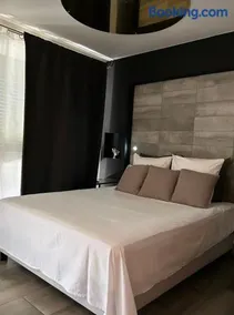 Superbe appartement avec balnéo. - Image 2