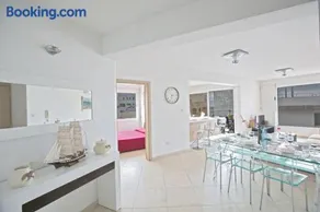 Apt Lasonos Asimi - Luxury 3 Bedroom Protaras Apartment - Communal Pool - Image 3