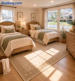 6BR Luxury Montclair Residence - Image 5