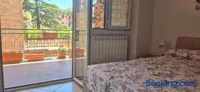Quiet Apartment near Appia Antica 2 Bathrooms & Terraces - Image 2