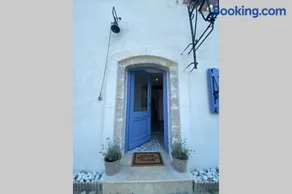 Studio indépendant dans màs provençal - Image 1
