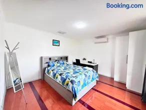 Tiffany's homestay in Morley, Near train station - Image 1