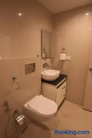 Sapphire Inn - Image 3