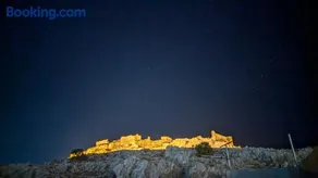 Feraklion House - Image 1