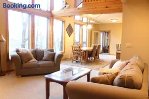Raystown Roost a Mtn Retreat 5 mins to Boat Launch - Image 1
