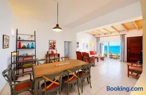 Idyllic Beachfront House - Image 2
