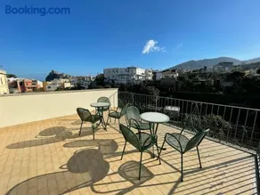 Villa dei Sogni - Aparthotel Ischia Ponte - Image 2