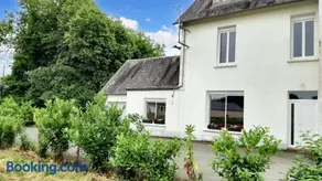 Maison cosy à Pontorson avec jardin clos et terrasse - Image 1