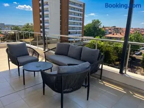Studios and Apartments by Sea View - Image 3