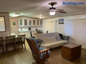 Edgewater Getaway - Image 5
