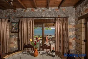 Sunset Traditional House - Image 2