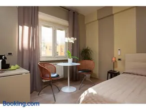 Alex's Guest House - Image 2