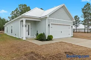 Beachy cottage near Sports Complex OWA beaches shopping restaurants mini golf Central to all the fun Foley has to offer - Image 3