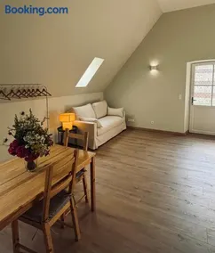Grand Studio - Image 1