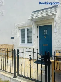 Trebyan - Luxury Seaside Cottage! - Image 1