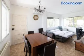 Spacious Villa w/ Private Pool, Tennis Court & BBQ - Image 4