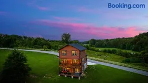 Huny Bear Lodge - Image 2