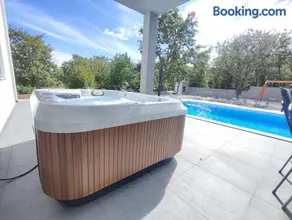 Villa Tempest Private Pool & Jacuzzi Near Zadar - Image 3