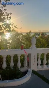 Micro casa no Rio de Janeiro - Ela é privada e com boa localização - Boa para quem vem passear- Ótimo para trabalho ou home office- Pra quem está preocupado com o voo, o Aeroporto Galeão é perto- Visitar famíliares- Lugar tranquilo e agradável - Image 2