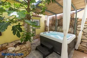 Green house Peroj, WI-FI, FREE PARKING, GARDEN, HOT TUBE, PET FRIENDLY - Image 5