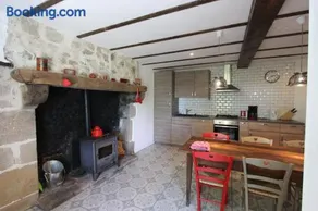Lava Lodge - Image 4