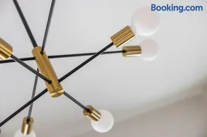 Mid-Century Modern Retreat in Little Italy - Image 2