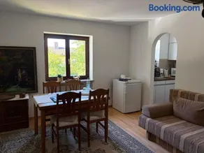 Rustic apartment in spa area of Bad Endorf - Image 2