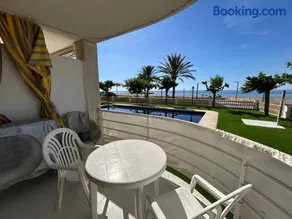 Right on the beach - Image 2