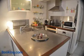 Studio loft avec terrasse centre historique - Image 2