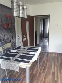 Las wita Was w otoczeniu gór i dzikiej przyrody - Image 1