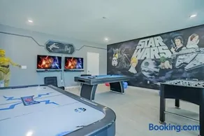 Ultimate 9BR Resort Getaway Near Disney - Image 2