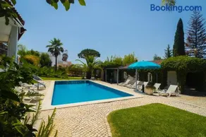 Luksus villa til 8 personer med privat swimmingpool, have og air-con - Image 2