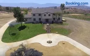 Mansion on the Hill let 4 Rooms, 5th cost extra - Image 2
