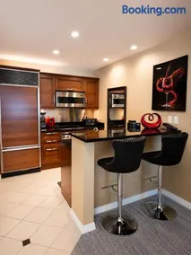 MGM Signature Suites 1BR Corner Penthouse Suite/Balcony 31st Floor - Image 4