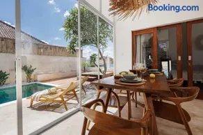 Private Jacuzzi - Central - Canggu 3BR - Image 2