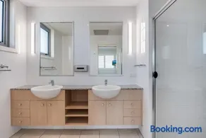 Pandanus Court - Image 1