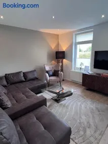 Güden Pearl Bhaven Deck 6 ,Exklusive große Wohnung,Hochwertige Ausstattung,Privatparkplatz & Carport,Großer Garten mit Gartenhaus,Langzeitaufenthalt - Image 2