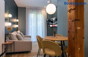 BIG 4 ROOMS in a Centric Home Parking Included - Image 3