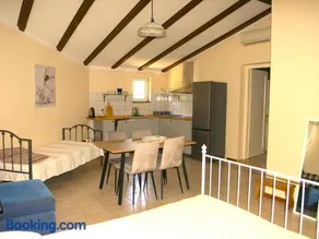 House Rozi - Image 3